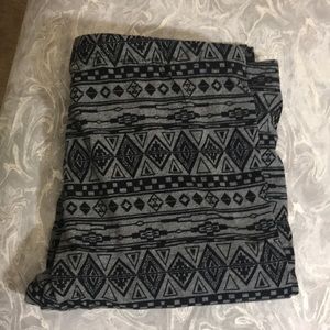 Grey pattern leggings
